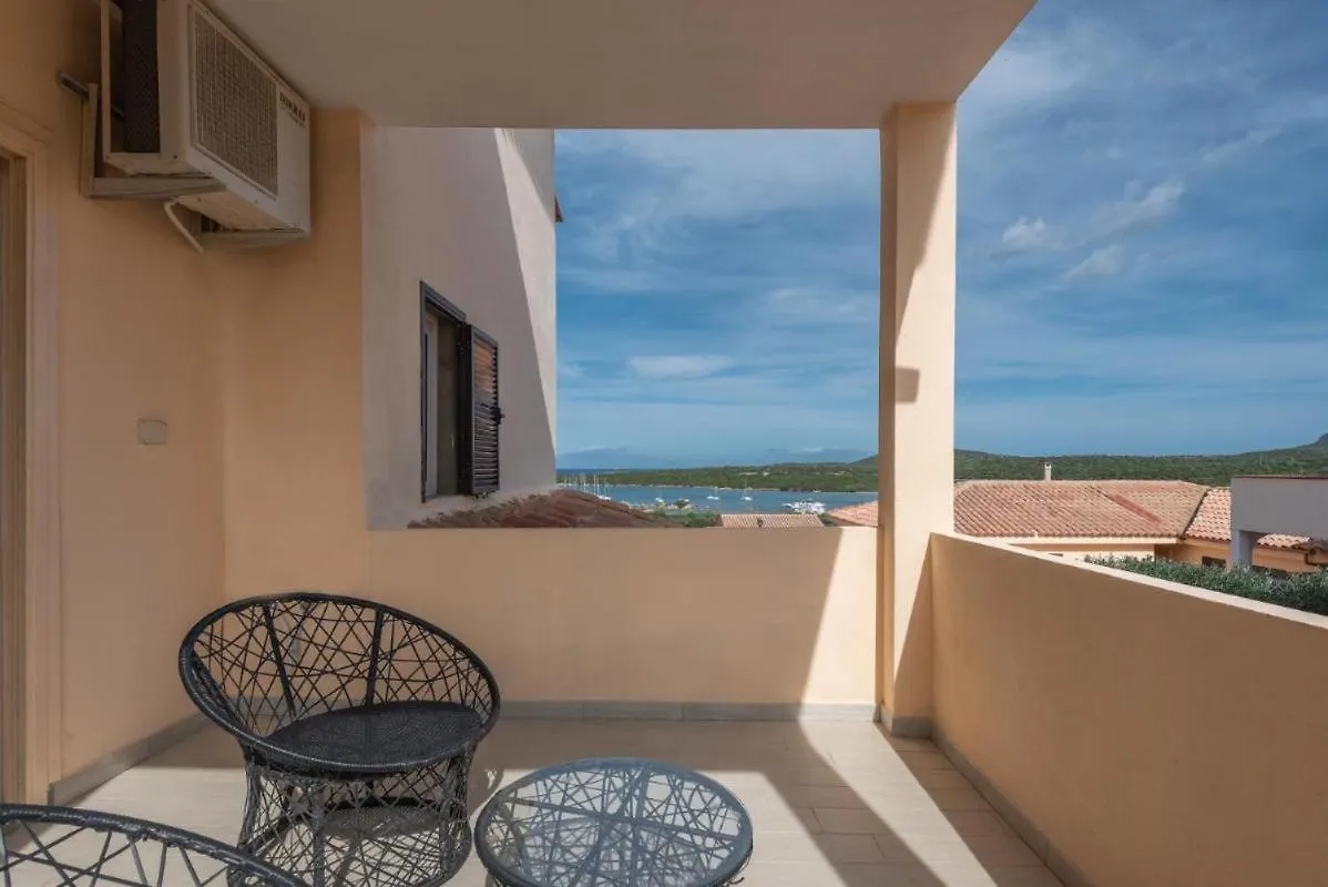 Apartment Fantastico Baia De Bahas Residence One Bedroom Four Sleeps Child Num0883 Marinella