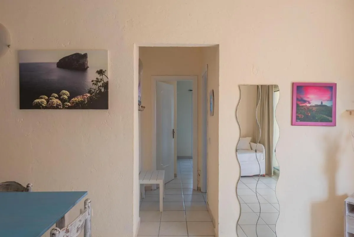 Fantastico Baia De Bahas Residence One Bedroom Four Sleeps Child Num0883 Marinella  Italy
